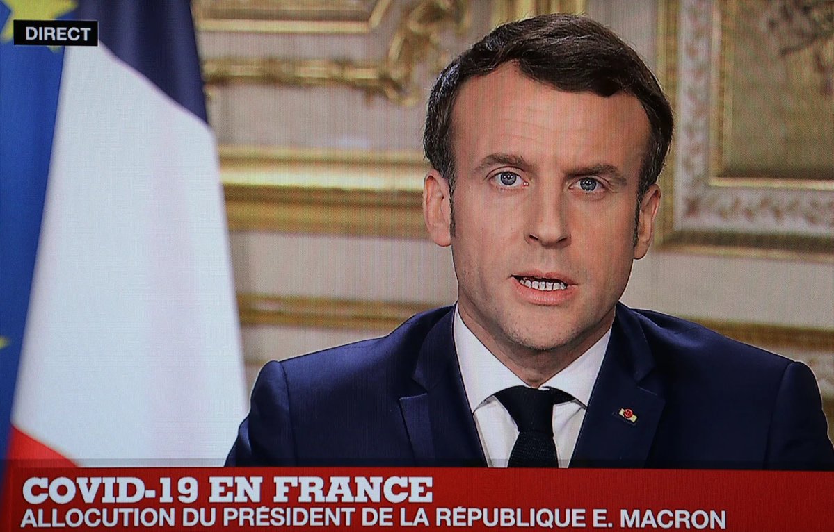 virginie1landry's tweet photo. Je ne suis certainement pas macroniste, mais je n’en peux plus de lire sous mes posts « Oui, mais Macron a fait exploser la dette ».

Une grande partie de cette fameuse dette va précisément dans les poches de ceux qui s’en plaignent le plus : elle part en pensions, remboursements, allocations, « bonus » et aides en tous genres. 

L’État n’empile pas des milliards dans un coffre. Il emprunte pour verser des prestations que les prélèvements pourtant records ne couvrent plus. Se plaindre de la dette tout en réclamant le retour à la retraite à 62 ou 60 ans, et toujours plus d’aides et d’indemnités de l’Etat, c’est être schizophrène.

Débunkons d’emblée deux mythes. 
La dette ne part pas dans les caisses des entreprises, contrairement à ce que fait croire la fable des 211 milliards. Net des « aides » qui ne se justifient que par des prélèvements hors normes, les entreprises françaises contribuent chaque année pour 309 milliards d’euros au budget. Elles ne coûtent rien et rapportent beaucoup. 

La dette ne vient pas non plus de l’aide à Ukraine, n’en déplaise aux pro-Poutine. Cette aide à nos amis Ukrainiens, bombardés jour et nuit par un dictateur criminel de guerre, est de l’ordre de 6 à 8 milliards. Rapportée à la dette publique de fin 2025 (3 460 milliards), c’est environ 0,2 % du total. 

Et Macron dans tout ça ? 
Fin 2017, la dette publique est à 97 % du PIB. Fin 2019, elle est quasiment stable. Puis vient 2020, le Covid, le chômage partiel, le fonds de solidarité, les reports de charges, l’hôpital : le « quoi qu’il en coûte » a profité à tout le monde, parfois même trop, mais évité un effondrement du PIB. La dette passe à 115%

Depuis, le ratio a reflué jusqu’à 109,5 % fin 2023, puis est remonté à 115,6 % fin 2025 (3 460 Md€). Donc l’explosion, c’est le Covid. La suite, c’est l’incapacité à revenir au niveau d’avant.

Pourquoi ça ne redescend pas ? Parce que le déficit structurel est d’abord social, et mécanique. En 2024, les dépenses publiques c’est 57 % du PIB. Parmi ces dépenses, 41% partent en protection sociale (retraites, famille, chômage, minima), 16% dans la santé.

Donc les prestations sociales, qui vont dans la poche des Français, expliquent près de 60 % de la hausse de la dépense en 2025. Et ça ne va pas baisser, puisque la population vieillit.

La dette est là parce qu’on ne produit pas assez de richesses. 
Pour compenser, presque tous les gouvernements ont augmenté les impôts, charges et taxes, mais ça ne résout quasiment rien et au contraire ça décourage l’initiative, donc la croissance. 

Les remèdes sont connus, ils ont été appliqués avec succès dans d’autres pays confrontés aux mêmes problèmes. 
Encore faut-il rompre avec les mirages populistes ou socialistes qui ont anesthésié le bon sens le plus élémentaire.