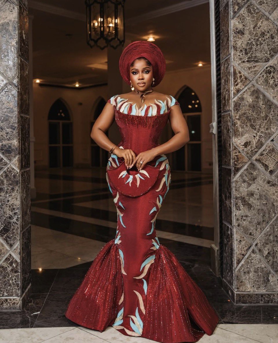 EmmanuelIkzh's tweet photo. WHO WORE IT BEST?
BellaNaijaβs 20th Anniversary red carpet was a full-on fashion battle! πβ¨
Veekee James π Mercy Eke β both came to make a statement, but only ONE can take the crown. π
Who gets your vote? ππ½
#BellaNaija20 #VeekeeJames #MercyEke #Fashion https://t.co/YpEFTbS4bh