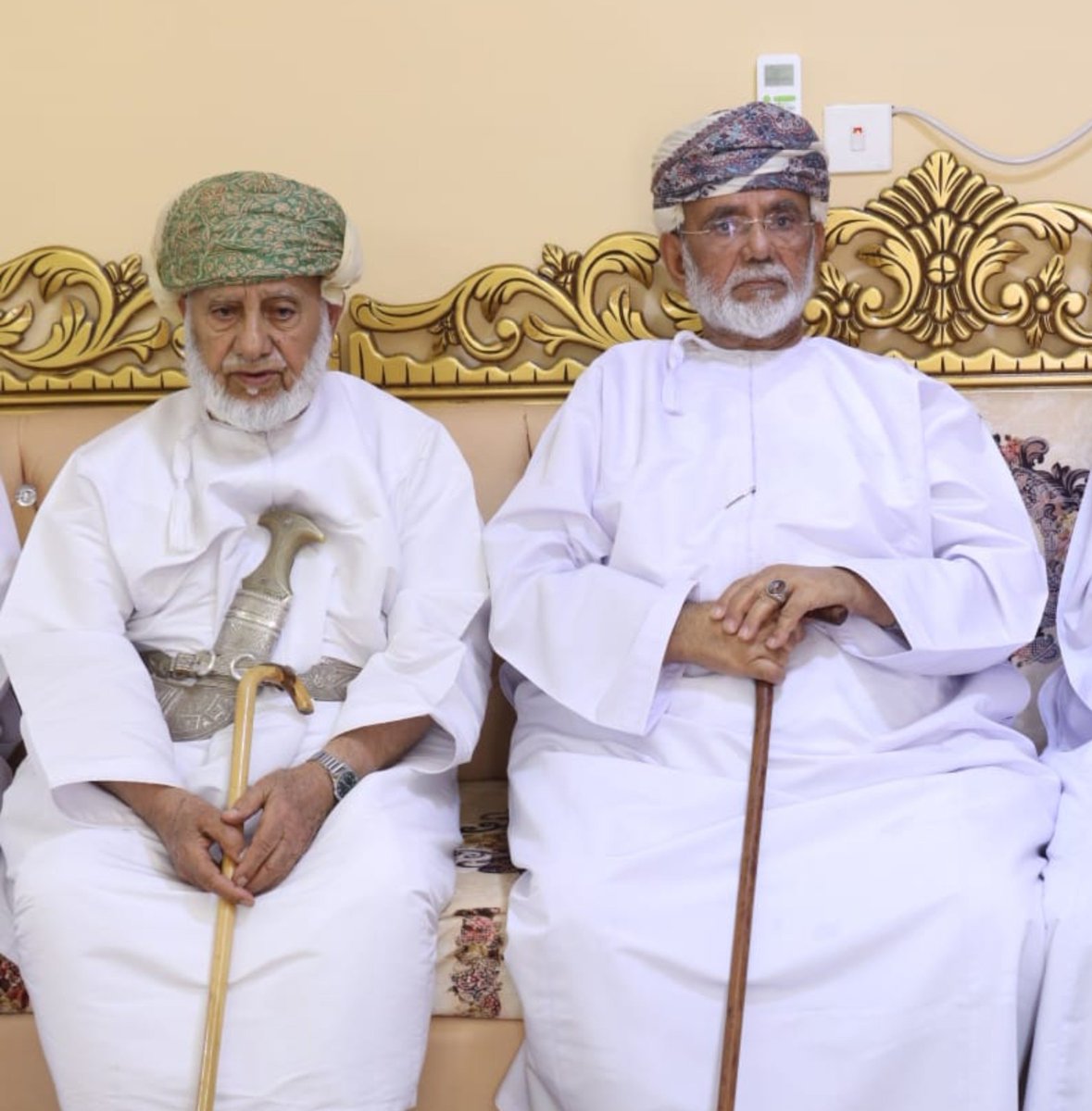 oman1970_2020's tweet photo. والدي العزيز حمد بن ناصر بن حمد المعمري والشيخ الجليل محمد بن حمود بن حمد المعمري حفظهم الله وأمد في أعمارهم و رزقهم الصحة والعافية والعمر المديد https://t.co/aZAJVsGtbz