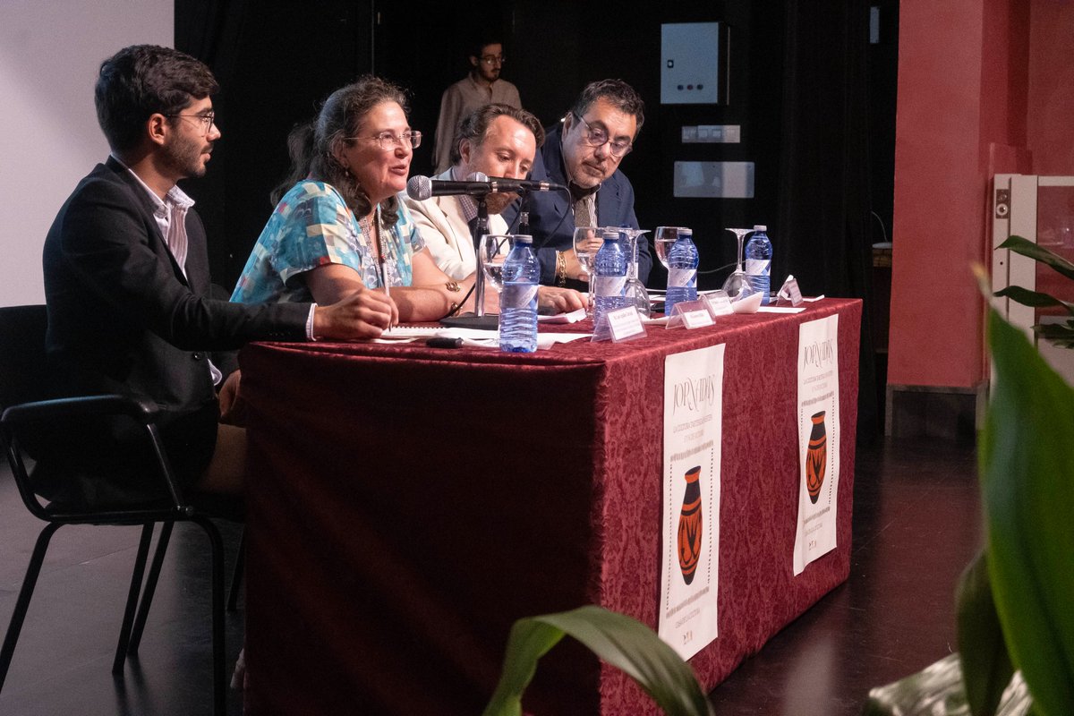 AytodeEstepa's tweet photo. JORNADAS DE HISTORIA DE ESTEPA "LA CULTURA TARTÉSICA EN ESTEPA"
La jornada inaugural ha contado con la intervención del alcalde, Antonio J. Muñoz, la concejala de Patrimonio, Ascen Castillo, y el coordinador de las jornadas, Javier Sánchez-Rivas.
@unisevilla @LoyolaAnd https://t.co/VoRkhYUfiI