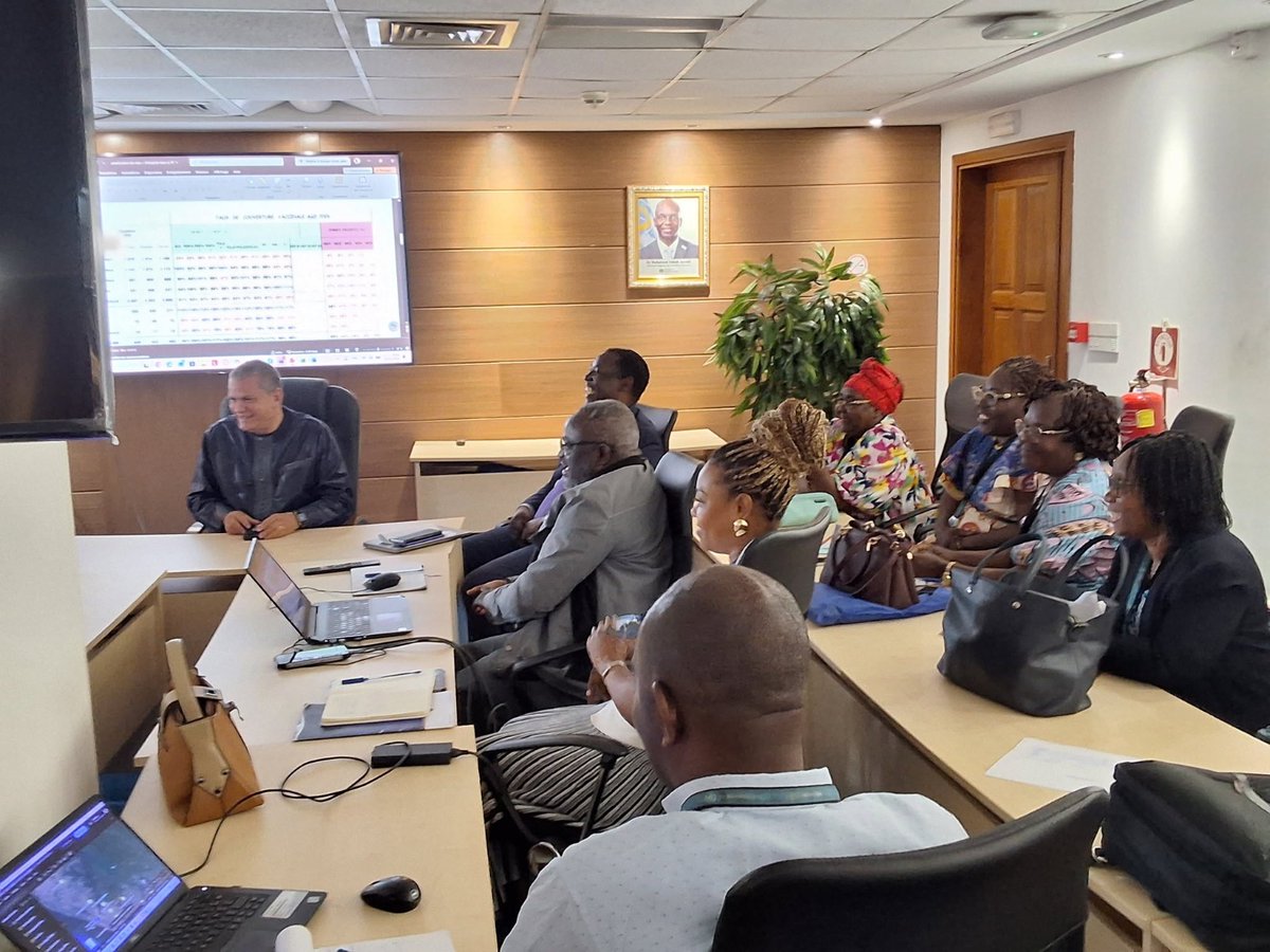 OMS_GABON's tweet photo. 💉 Vaccination Communautaire : la mobilisation s’intensifie à Libreville2 &amp; 3

@OMS_GABON, PEV et les équipes de Libreville2 &amp; 3 accélèrent l’extension de la vaccination communautaire.

🤝 Objectif : Renforcer la protection des enfants contre les maladies évitables. https://t.co/Qoh9cNFPIL