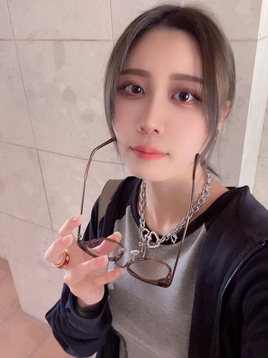 saaaayasama02's tweet photo. よく見えないから、もっとこっちおいで♡ https://t.co/fpn9vBvw8h