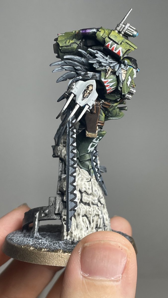 dgx_warhammer's tweet photo. 福岡ストアで飾っていただいてた我が戦団長を昨日回収。見ていただいた方々ありがとうございました。

早速ですが、他のマリーンに合わせて数箇所リペイントしました。

文句なしにジャングルの王って感じだぜっ！ https://t.co/DcLPE4OFXZ