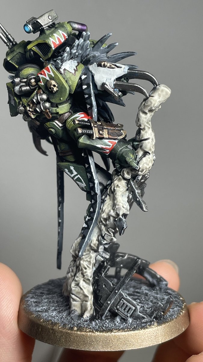 dgx_warhammer's tweet photo. 福岡ストアで飾っていただいてた我が戦団長を昨日回収。見ていただいた方々ありがとうございました。

早速ですが、他のマリーンに合わせて数箇所リペイントしました。

文句なしにジャングルの王って感じだぜっ！ https://t.co/DcLPE4OFXZ