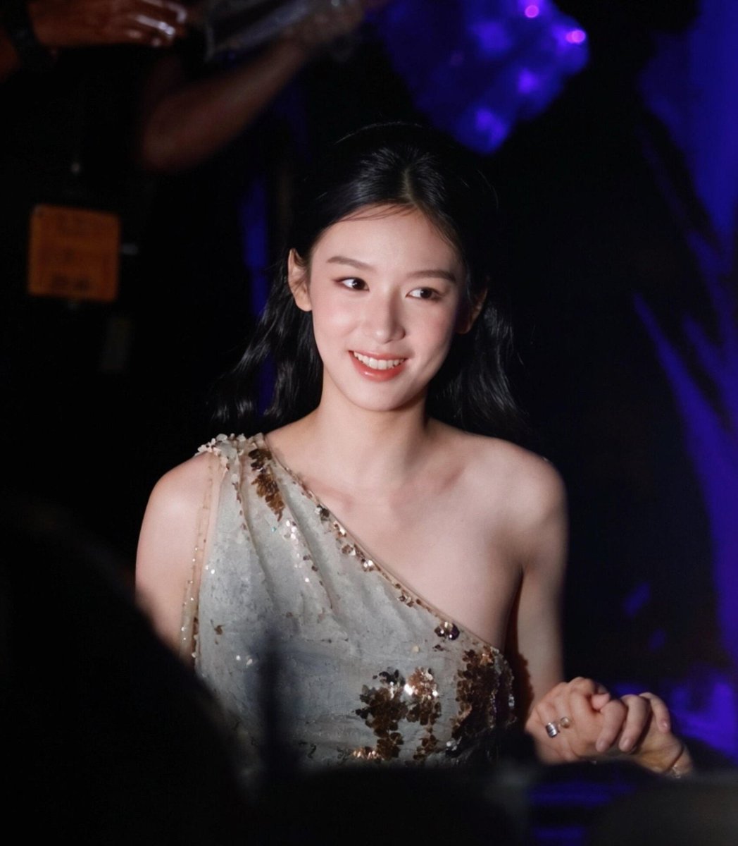 9a_kaushiki's tweet photo. I am living for her smiles ❤️
#zhouye https://t.co/3oNDED9jzx