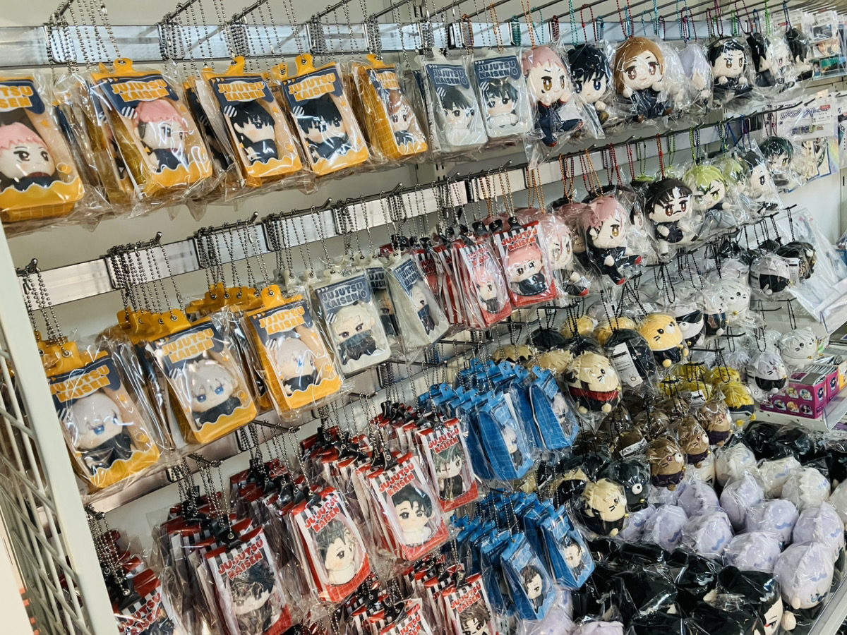 amiami_bukuro's tweet photo. 【#あみあみ池袋miniフェアグッズ店】            

エイコー様の

「アニメ『呪術廻戦』5周年 もにふぇ」
「アニメ『呪術廻戦』5周年 ホウセイロマン」
「アニメ『呪術廻戦』5周年 にゃんころず」
「TVアニメ『呪術廻戦』「死滅回游」ちまりんず」

各種入荷しました♪

明日、10/6開店より販売いたします✨
皆様のご来店を心よりお待ちしています♪

#呪術廻戦　#JujutsuKaisen