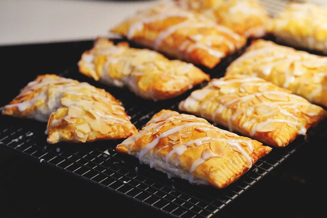 cyberalex__'s tweet photo. Apple bearclaws 👨‍🍳 https://t.co/1x3ffCws2d