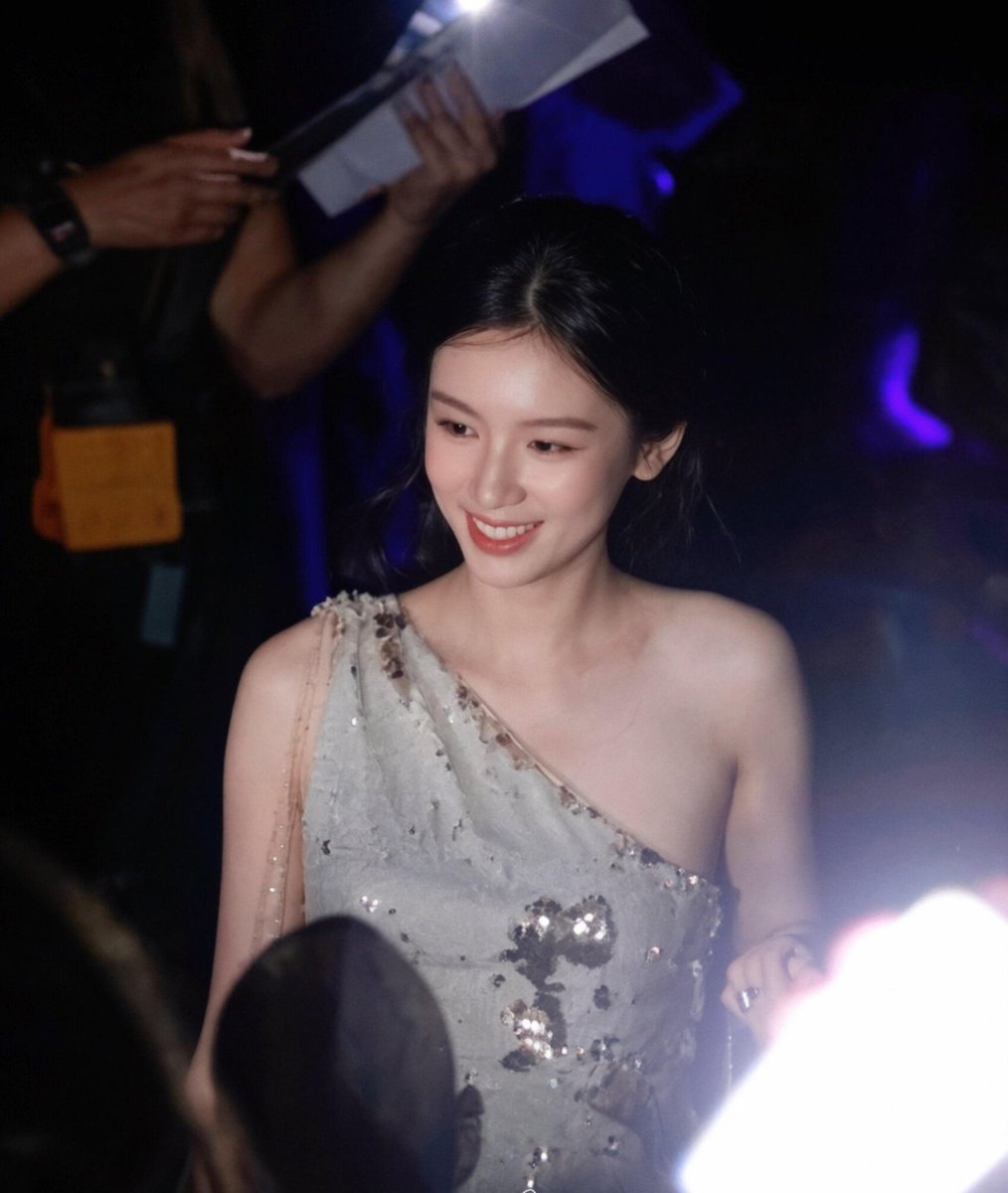 9a_kaushiki's tweet photo. I am living for her smiles ❤️
#zhouye https://t.co/3oNDED9jzx