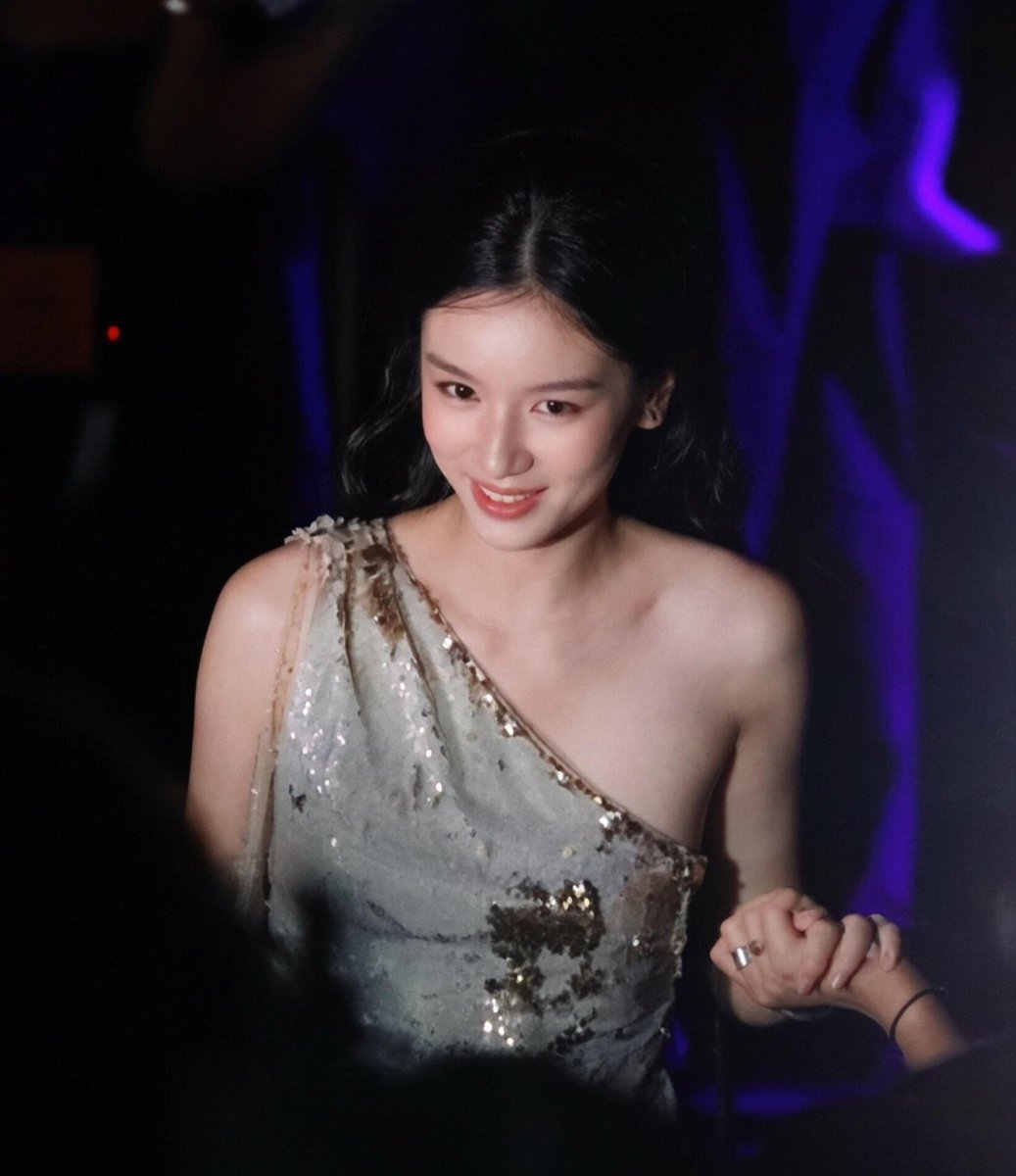 9a_kaushiki's tweet photo. I am living for her smiles ❤️
#zhouye https://t.co/3oNDED9jzx
