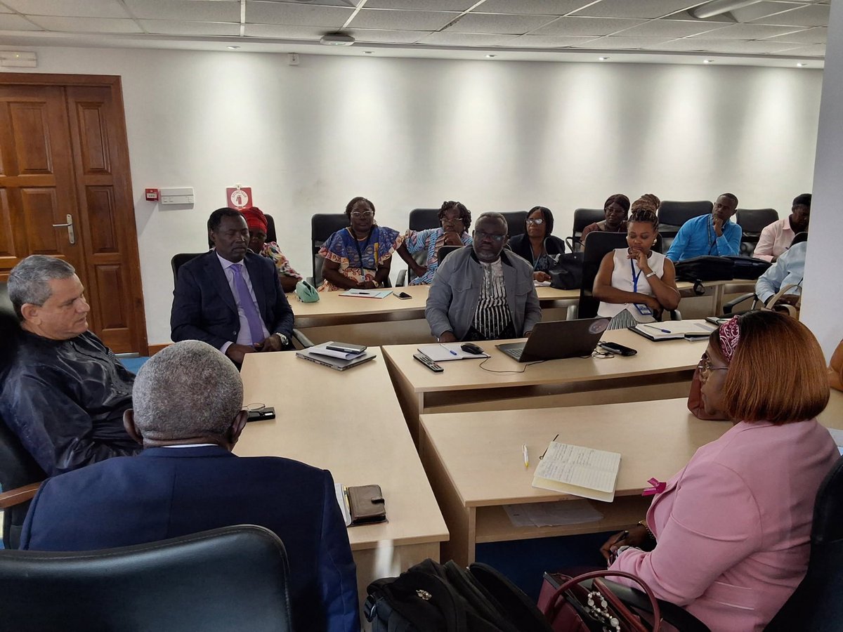 OMS_GABON's tweet photo. 💉 Vaccination Communautaire : la mobilisation s’intensifie à Libreville2 &amp; 3

@OMS_GABON, PEV et les équipes de Libreville2 &amp; 3 accélèrent l’extension de la vaccination communautaire.

🤝 Objectif : Renforcer la protection des enfants contre les maladies évitables. https://t.co/Qoh9cNFPIL