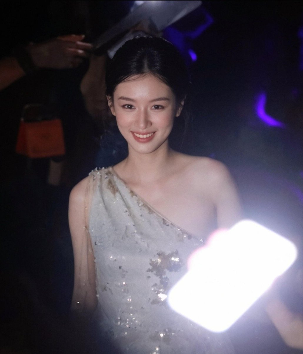 9a_kaushiki's tweet photo. I am living for her smiles ❤️
#zhouye https://t.co/3oNDED9jzx