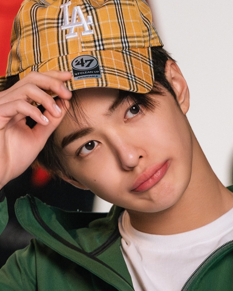 keonhoguide's tweet photo. Pls be nice he is just 2 secs old 🥺 https://t.co/eAevV80fl9