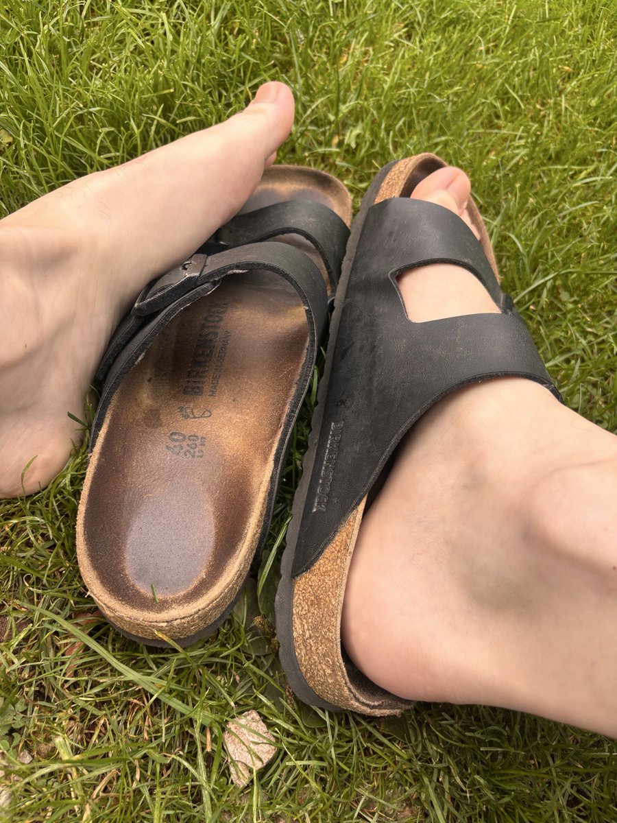 In2BootsNRubber's tweet photo. Hot and sweaty 🥵 

#footfetish #gayfeet #gayfetish #smelly #wellworn #gay https://t.co/k07Jc4A4J5