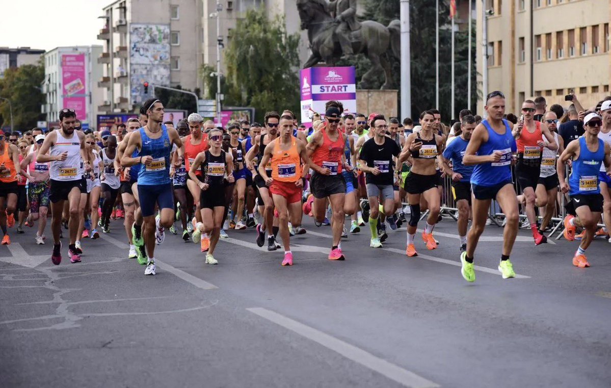 vml4o2's tweet photo. Скопје денес беше во знакот на трчањето! 🏃‍♂️❤️ Голем број учесници, позитивна енергија и одлична атмосфера ги исполнија улиците на градот за време на Скопскиот маратон. 🇲🇰

#Скопје #СкопскиМаратон #Македонија https://t.co/e9ziTIm2y9