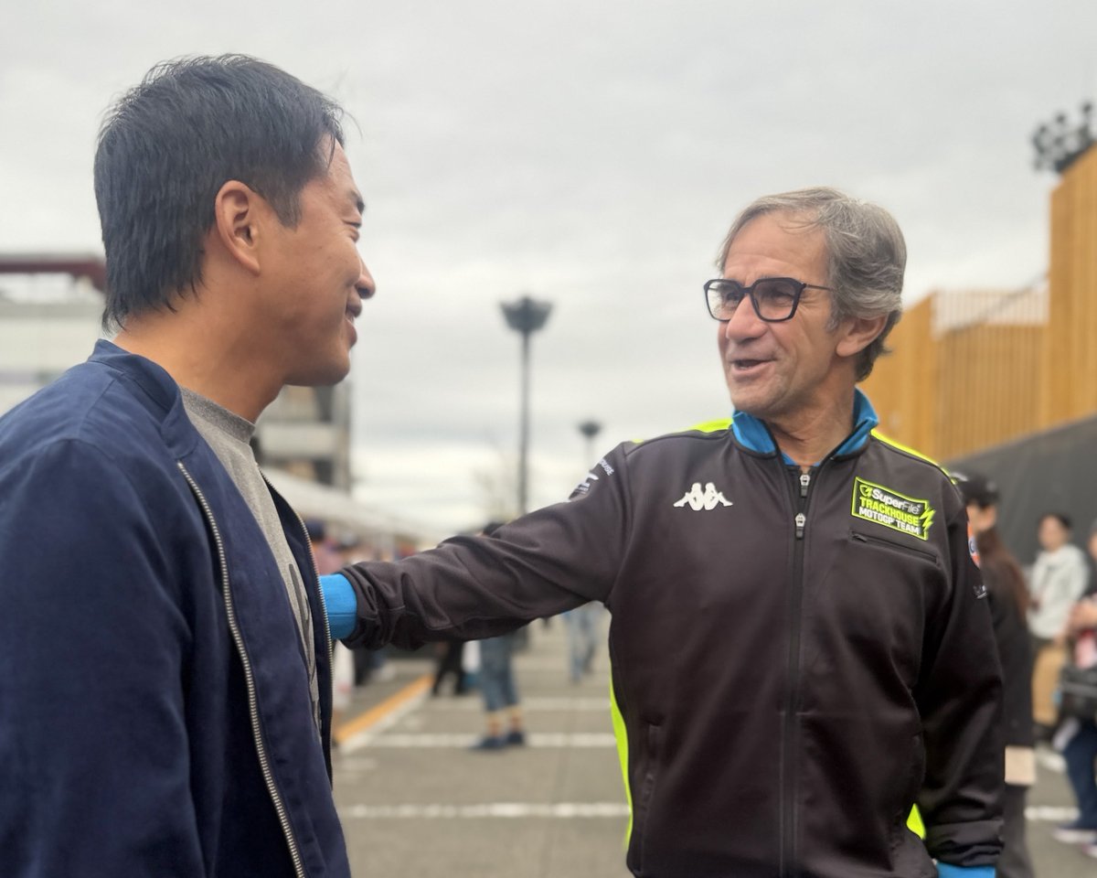 team_tsuda's tweet photo. ＃MotoGP 日本GP🇯🇵🏁

元スズキチームの方々にお会いできて最高でした😊✨

ファンの方からもたくさんお声がけいただきとても嬉しかったです🙏✨

皆さまありがとうございました☺️

※ずっとニコニコの将軍でした https://t.co/8uEf9LrWA0