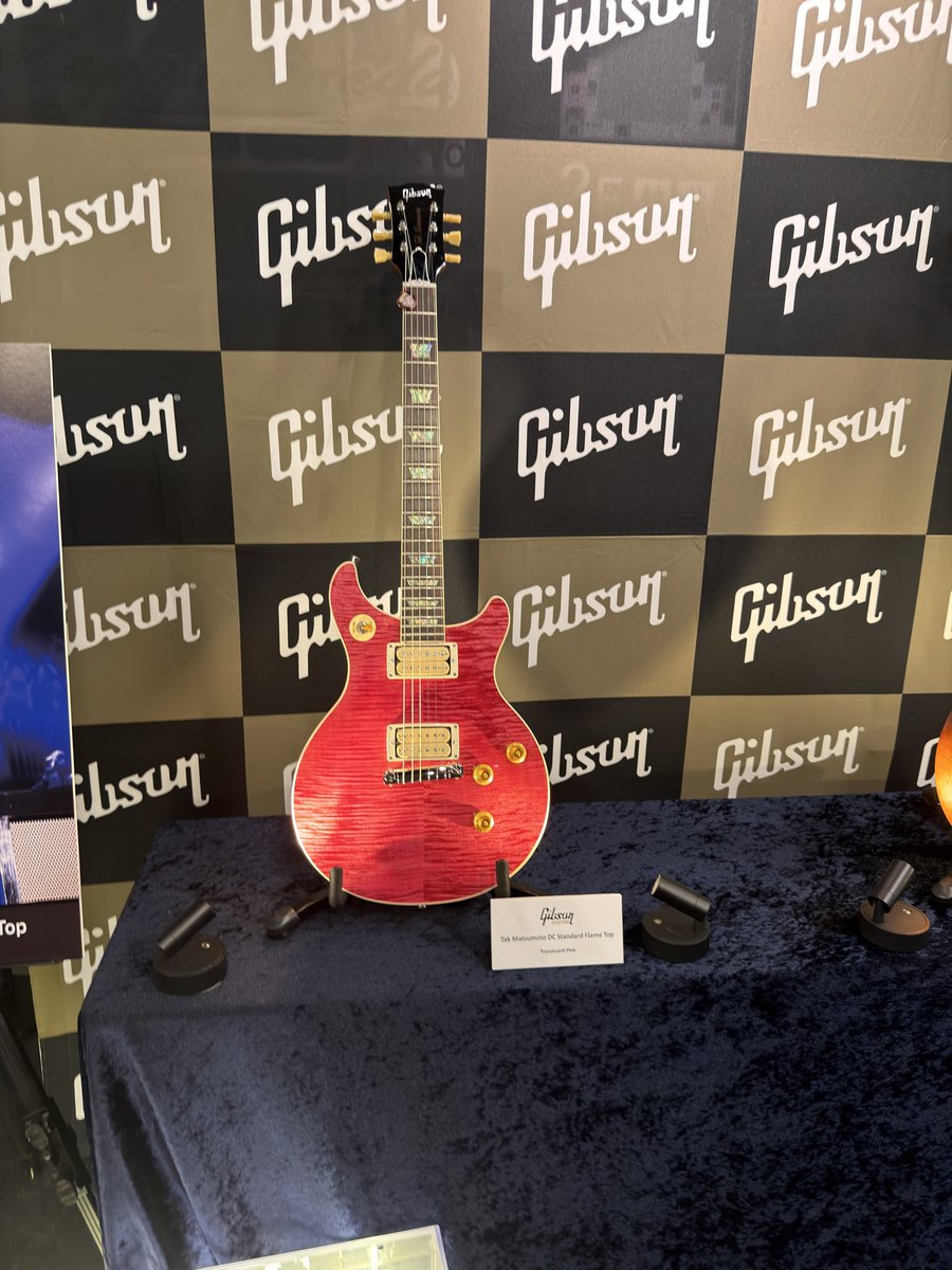 takagi3_ta's tweet photo. TMG！
NEW TAK DC！
かっこいい

#tmg #gibson https://t.co/gOCFgbTIxL