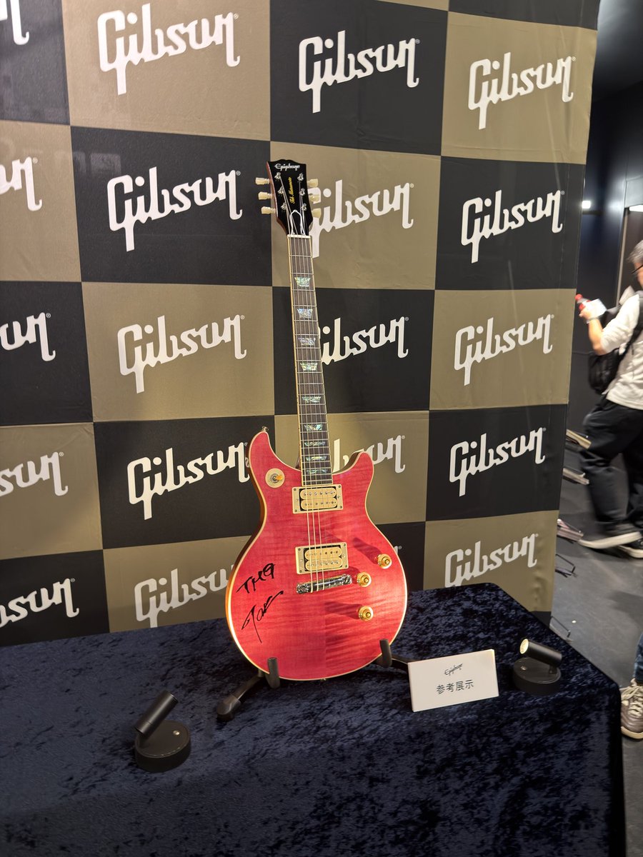 takagi3_ta's tweet photo. TMG！
NEW TAK DC！
かっこいい

#tmg #gibson https://t.co/gOCFgbTIxL