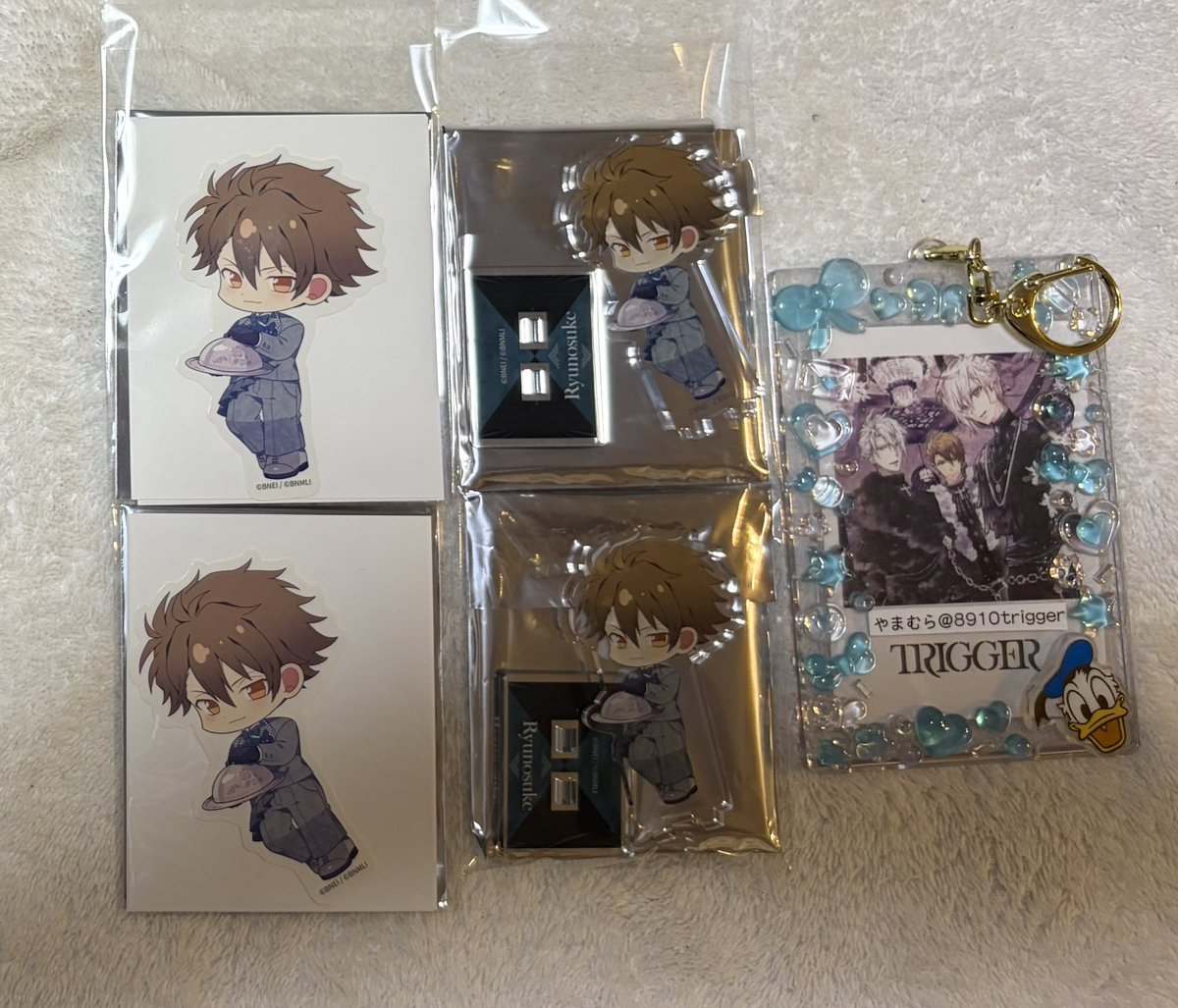8910trigger's tweet photo. 【譲渡】アイナナ アイドリッシュセブン アニカフェ アニメイトカフェ TRIGGER 

【譲】　龍之介

【求】　定価＋送料

アクスタ800円
ステッカー400円
よろしくお願いいたします https://t.co/v3NFaYZ7Ai
