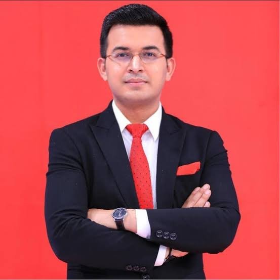 RealpushprajX's tweet photo. ये फर्जी पत्तलकार @shubhankrmishra लाइक और व्यूज का इतना भूखा है कि इसने सीधे सच्चे संत प्रेमानंद महाराज जी को ही टारगेट कर दिया....!

लाइक्स और व्यूज की इतनी भूख है इसको की सनातन धर्म को बदनाम करने में कोई कसर नहीं छोड़ रहा है।

प्रेमानंद महाराज जी के आश्रम की तुलना आश्रम वेब सीरीज से ही कर दी...!

ऐसे बहरूपियों से सावधान रहने की जरूरत है।

इसने जो गंभीर और घिनौने आरोप प्रेमानंद महाराज जी पर लगाए है क्या ये उन आरोपों को साबित कर सकता है ,अगर नहीं तो उसे प्रेमानंद महाराज जी से माफी मांगनी चाहिए।