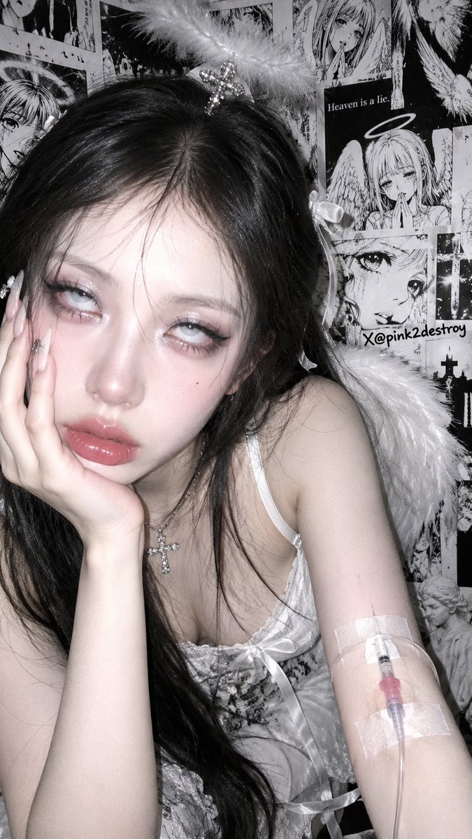 pink2destroy's tweet photo. Ahegao X Angelcore https://t.co/Y1Prd4rh7t