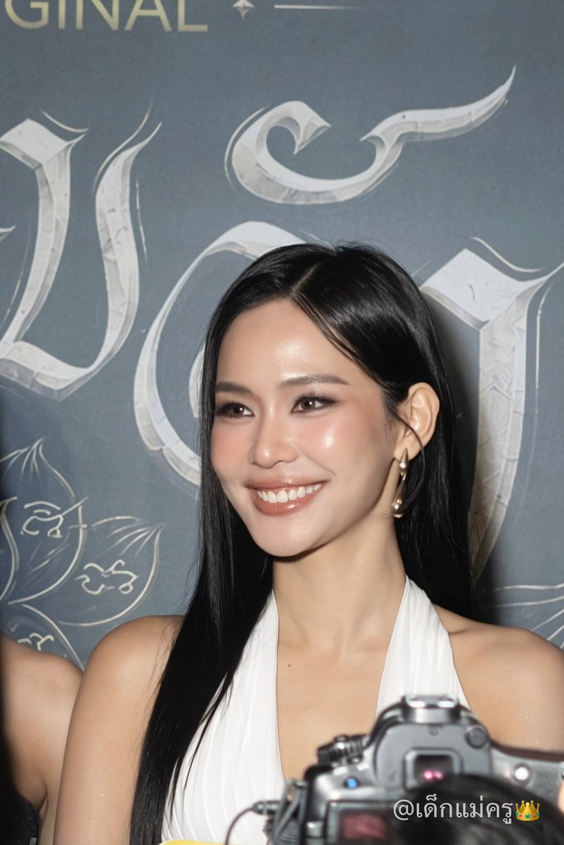 Newwspt's tweet photo. พี่บิ๊นท์สวยมากก สวยแบบตะโกนนนนนออกไปว่ารักพี่บิ๊นท์ 👑🐦‍🔥
#bintsireethorn
#khomkhlangtheseries

KHOM KHLANG SPECIAL EP5
#ข่มขลังตอนที่5 https://t.co/TXBZJj9k61