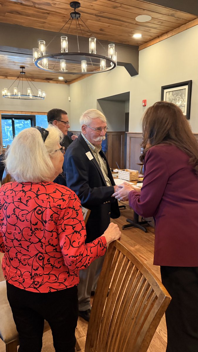 JenBalkcom's tweet photo. 29 days until Election Day! 🇺🇸

I’m grateful for the opportunity to travel across all 16 counties, listen to your stories, and meet the people I’m running to represent in Washington. https://t.co/5qHCb0AfuW