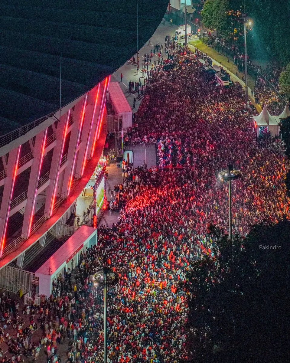 TimnasXtra's tweet photo. 🇮🇩🤯 GBK is PACKED ahead of the FIFA ASEAN Cup final! 

📸 IG/pakindro https://t.co/duCOFK9PHH