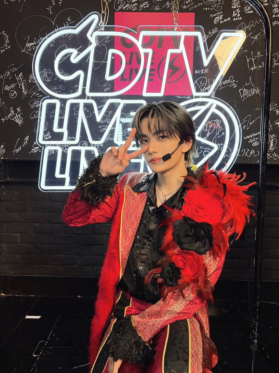 Lienel_official's tweet photo. ＼⚡️#CDTVライブライブ⚡️／

メジャー2ndシングルより
#Lienel「 愛のダバダ 」
パフォーマンスを披露しました🌹✨

#高桑真之（たかくわさねゆき）
東京都出身
2009.12.9 / 16歳
メンバーカラー💛

高身長グループ最年少の16歳👦🏻
https://t.co/tJ8nZPU27J

@TBSCDTV
#リエネル_愛のダバダ https://t.co/nhtCsQqefH