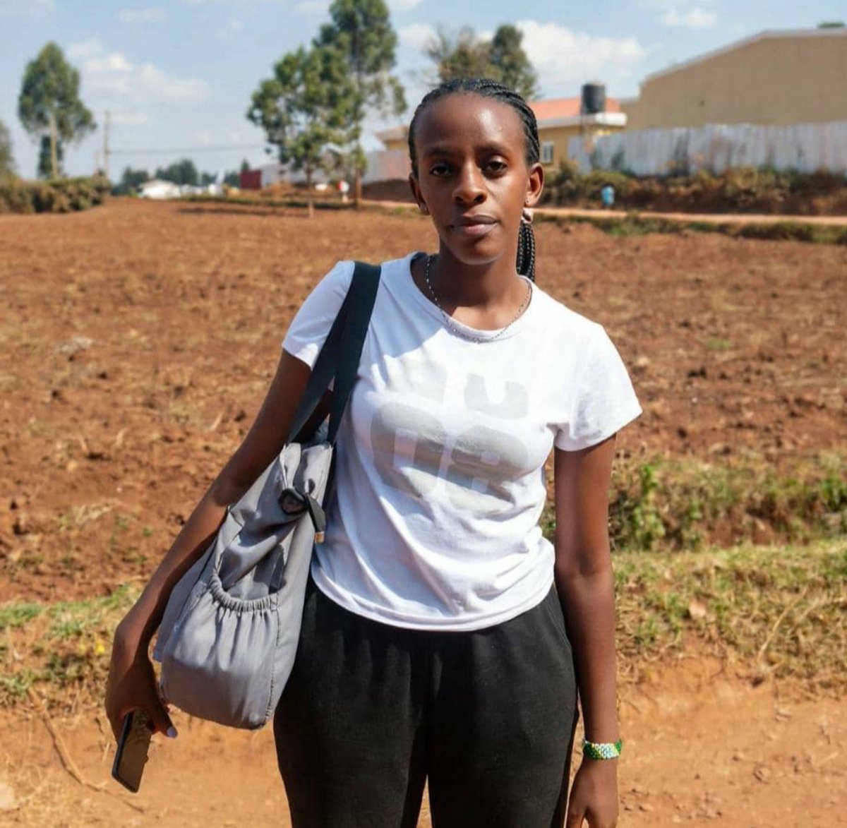 2003_besigye's tweet photo. She's a teacher who teaches herself how to value people who don't value her...keep learning and teaching 😁 https://t.co/41PCcxXghY