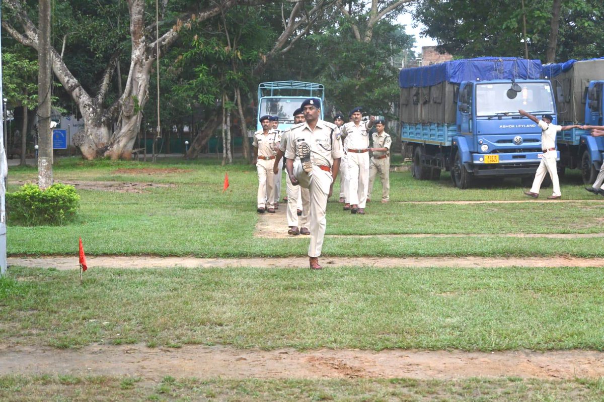 147BNCRPF's tweet photo. Today Monday parade marching practiced by 147 Bn Kashipur, Silchar, Assam. All officers and jawans participated with well disciplined and enthusiastically to upgrade moral .
@NorthEastSector
@NezGuwahatiCrpf
@CRPF https://t.co/Zv3ejlfFF5