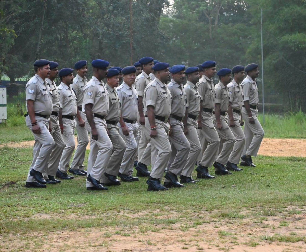 147BNCRPF's tweet photo. Today Monday parade marching practiced by 147 Bn Kashipur, Silchar, Assam. All officers and jawans participated with well disciplined and enthusiastically to upgrade moral .
@NorthEastSector
@NezGuwahatiCrpf
@CRPF https://t.co/Zv3ejlfFF5