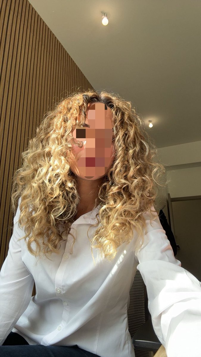 Ladolcelena's tweet photo. Mon coiffeur m’a grave écouté et je suis contente 🌻🌼🌞 https://t.co/6WHtwmxlWh