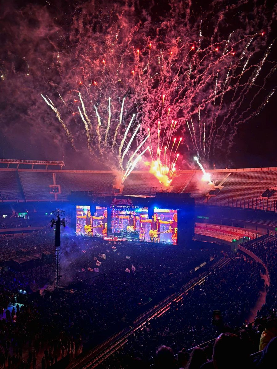 benjaerbakero's tweet photo. un año del river con más mistica de todos, te extraño todos los días 5 de octubre https://t.co/SQgxlU0K92
