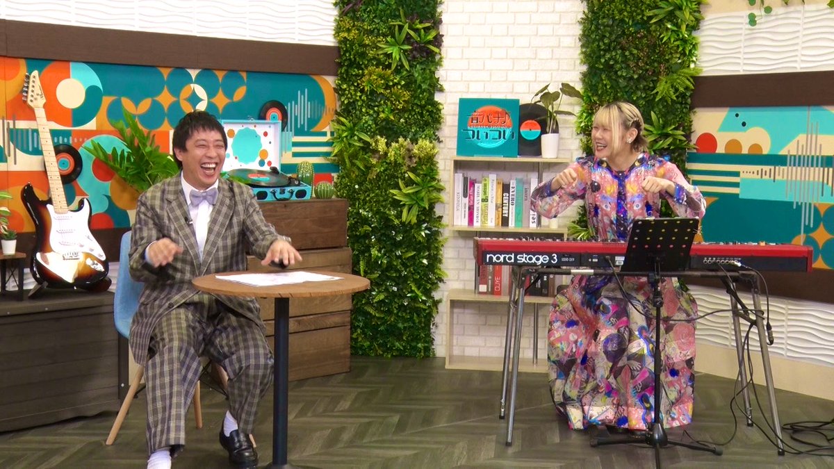 otobanatsuitsui's tweet photo. Da-iCEさんの回は明日の深夜から3分トークのミニが毎週火曜に4週分放送されます。30分版は10/17(土)の深夜です。乗り物に関するついつい話のときの森田さんとハラミちゃんです。 https://t.co/WyJyXoT2Co