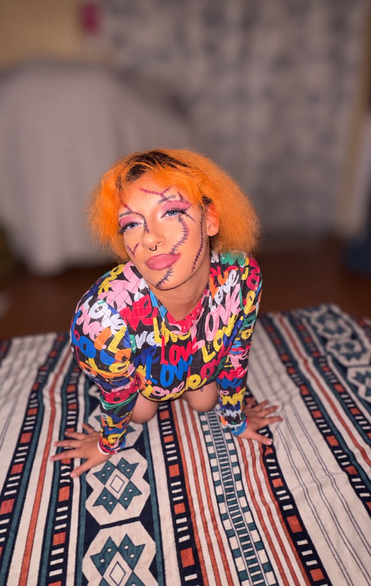 s0phiaschoice's tweet photo. Happy October! Who’s excited for Halloween?! 👻 I know I am. 🥰 https://t.co/27RIJ9vooK