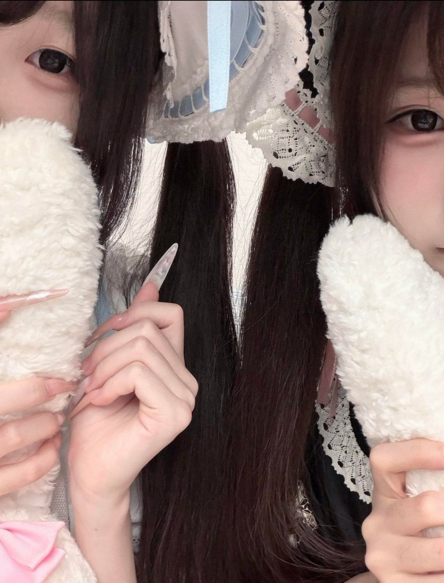 valdenireiffel's tweet photo. 这个点 有人在吗？？？今日份OOTD        

有人来锐评一下我和闺蜜的福吗 

开脱，开脱，上供！！   ！            

真的给b看，不信你试试，我真不要🚪 https://t.co/SdgnpZMnWI