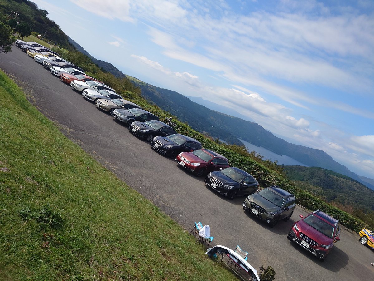 krnsBP's tweet photo. 純正ルック基調のオフ会で呼びかけ
　　↓
初代から全ボディそろう

皆様、純正のままでも
大切に乗られてる人が多くいた事
嬉しく思います

今までありそうでなかったMTコンセプト、
最初から共感❗️

#レガシィ富士ターンパイクMT https://t.co/cc6tzEqyRc