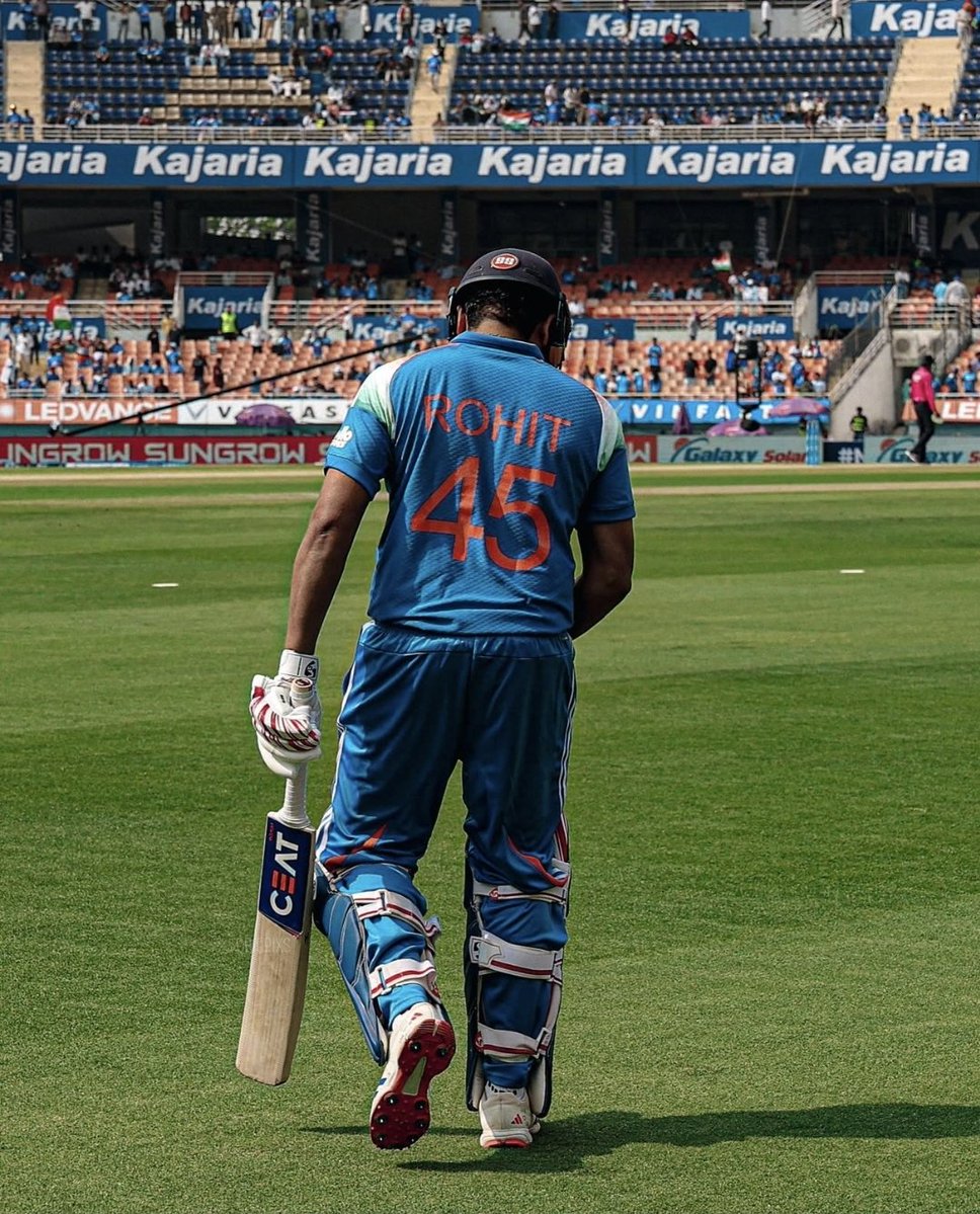 Kingkha05301776's tweet photo. @mufaddal_vohra 🚨 FASTEST 10,000 RUNS AS OPENER IN ODI HISTORY 🚨
Rohit Sharma - 202* innings.
Sachin Tendulkar - 214.
Chris Gayle - 268.
#Greatest https://t.co/IsvuOStUPX