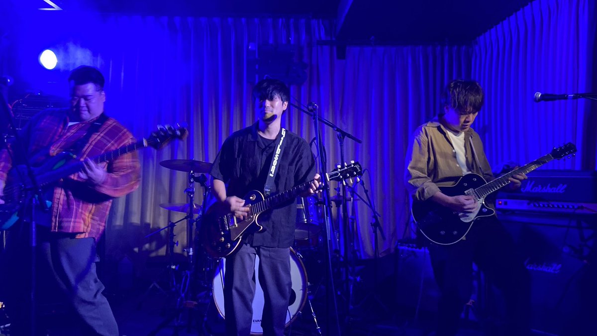 altanogisband's tweet photo. 10/3(土)アルタノジス企画
「RE:walkman vol.1」
完遂いたしました！！🎉

出演してくれた
・Titan Arum
・ASIRO
・HiDSIDE
下北沢LIVEHAUSのスタッフの皆様
そしてライブを観てくれた皆様…
本当にありがとうございました🙏🏻✨

素晴らしいスタートを切れました！！
ここから歩き出していきます💪🏻 https://t.co/s4KQx9Of2L