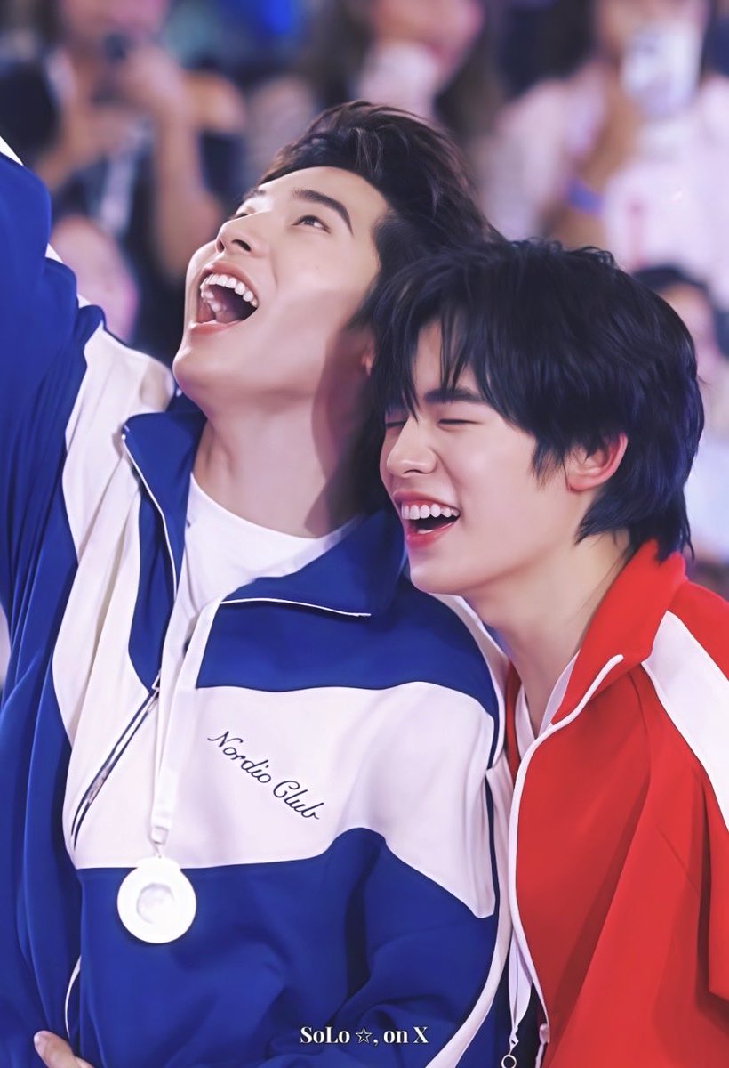 SofiLander1's tweet photo. the way por smile is always the most special with Tee but especially now with the Japan fanmeeting right around the corner they’ve been inseparable and Por has not stopped laughing one sec with his biggest smile ever?!💖
Pip looks so happy lately 🤭 💫 https://t.co/7VnoBSfwDV