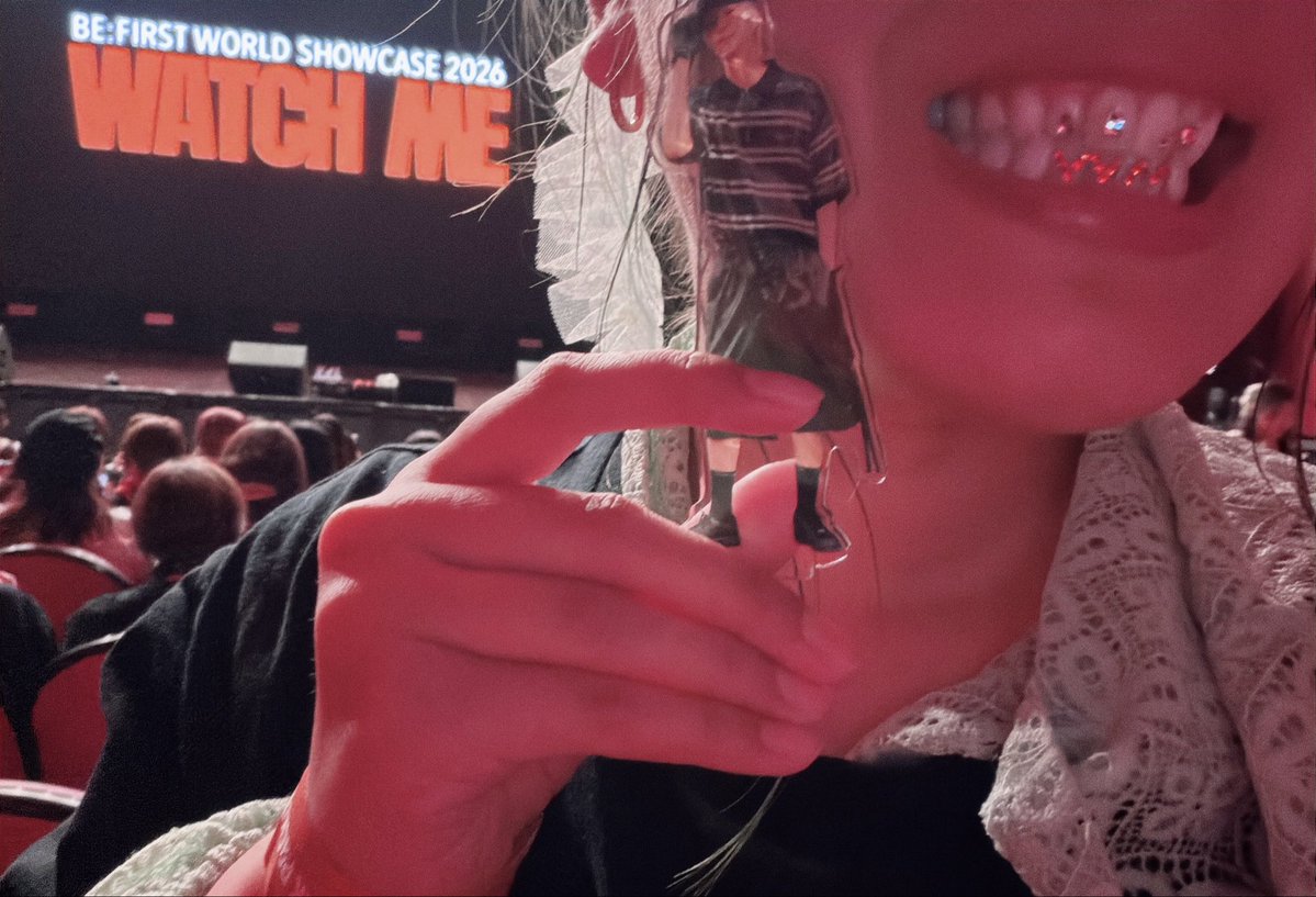 ikegamearisa's tweet photo. こんにちは歯の人です🦷💎飛行機やライブ会場内外でたくさんのBESTYの方とお話しできました。話してくれた方ありがとうございました😊🩷
#BEFIRST
#JUNON
#BF_WATCHME
#BF_WorldShowcase2026
#MANILA
#マニラ
#ティースジュエリー
#teethjewelry
#toothgems https://t.co/HRH2ers7fe