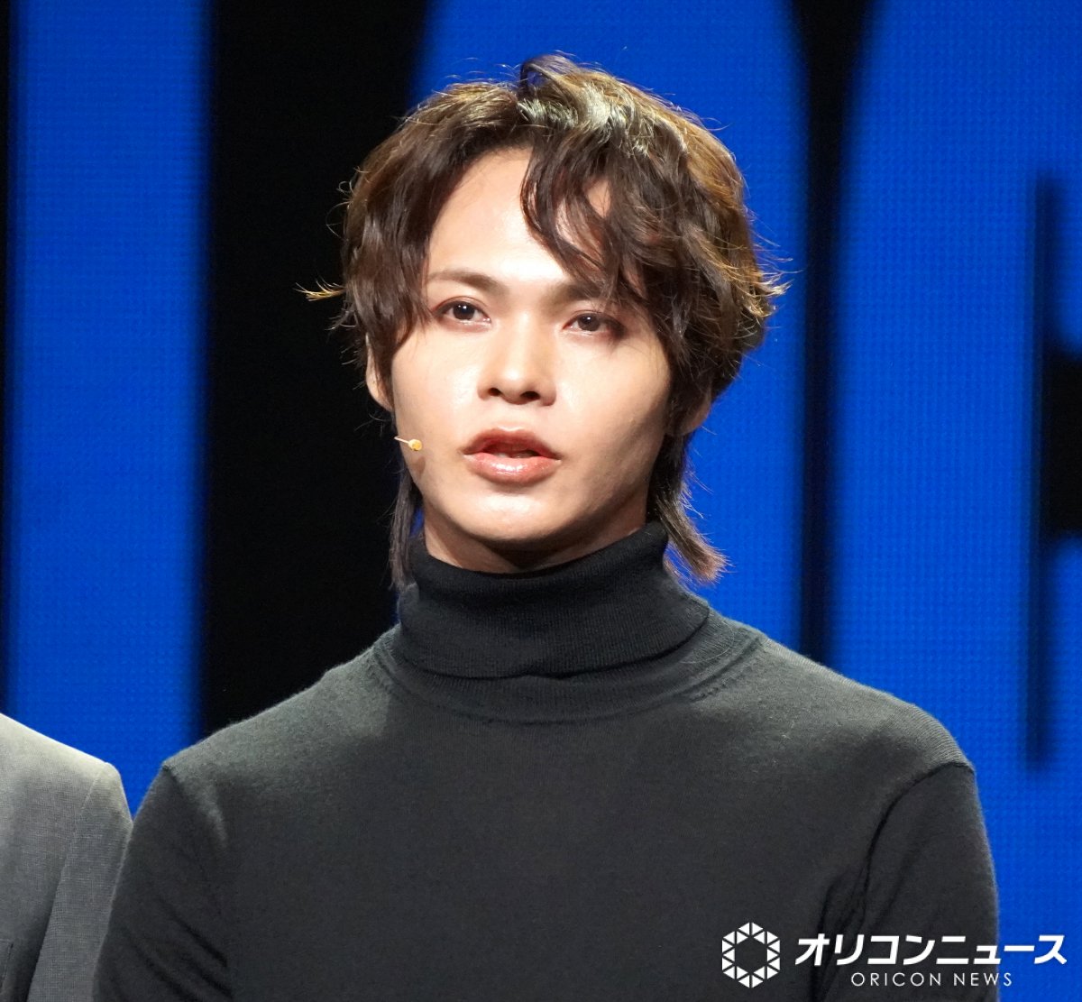 oricon's tweet photo. 上田竜也、主演舞台で43歳の誕生日をお祝い🎂

川島如恵留をけん制「年は言うな」‼️
https://t.co/ZY2pG21NQN

舞台『ノッキンオン・ロックドドア THE STAGE』 https://t.co/iw2hUlsa4x