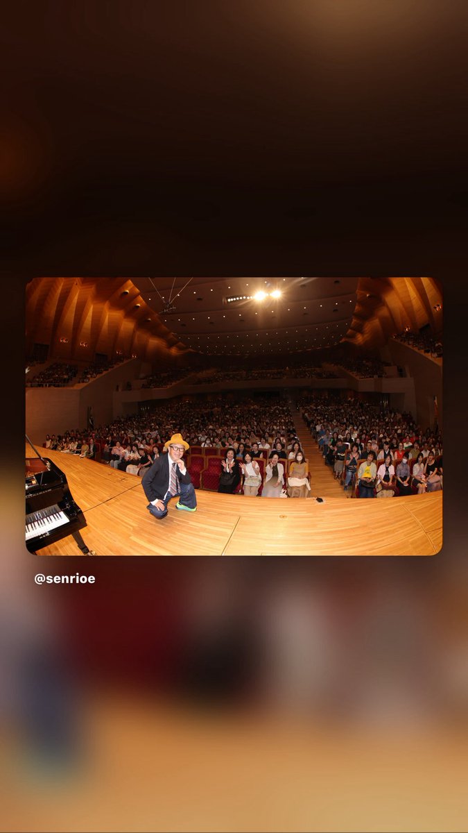 1000hometown's tweet photo. 【TV放送決定！】 2026年7月にサントリーホールで開催したソロコンサート『ふたつの宿題～黒画用紙ではりつめて～』のテレビ初・独占放送が決定しました！📺✨
◼️大江千里ソロコンサート2026年夏『ふたつの宿題～黒画用紙ではりつめて～』 ◼️11月15日(日) 午後7:30〜 ◼️️CSホームドラマチャンネル
あの夏のステージの熱気を、ぜひテレビでお楽しみください！

詳細は、プロフィールのリンク（Linktree）からチェックしていただけます！🔗 

#大江千里 #SenriOe #サントリーホール #ふたつの宿題 #ホームドラマチャンネル