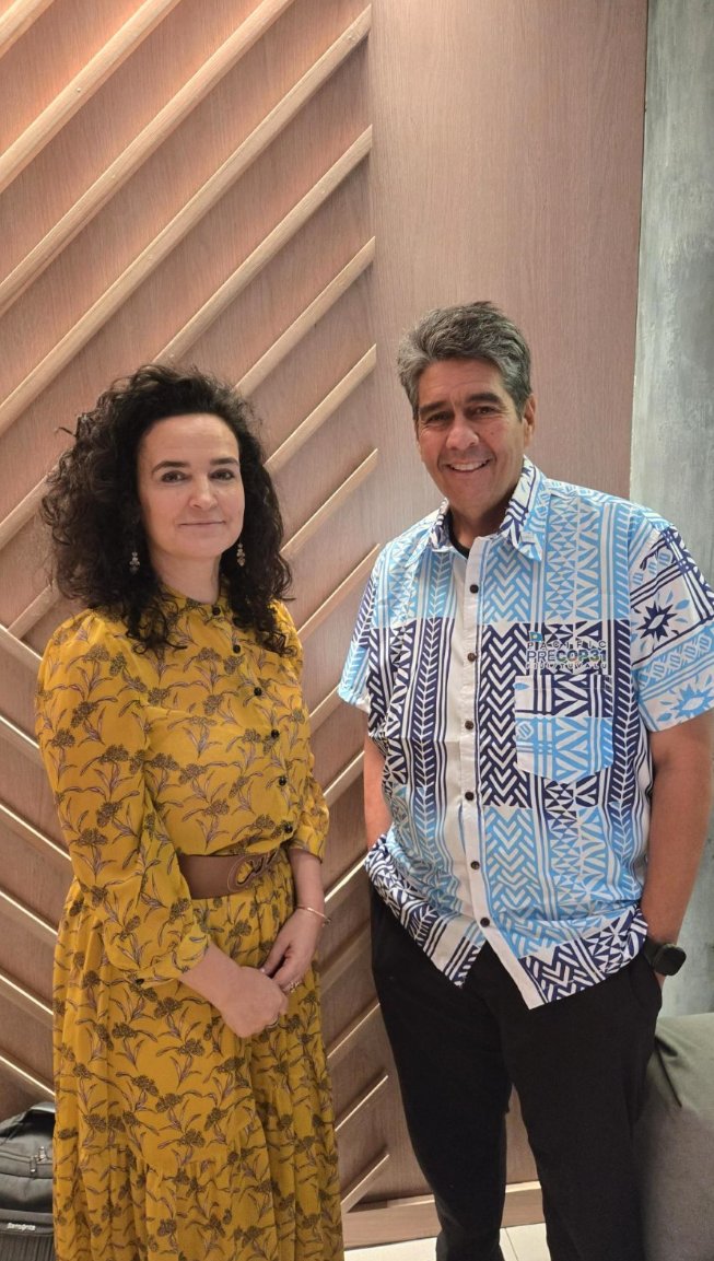 MafaldaDuarte's tweet photo. Productive exchange with President @Surangeljr at #PreCOP31.

Seeing the impact of @theGCF climate information services in #Palau reinforced the importance of working together to build resilience in Pacific SIDS.

We discussed building on Palau's leadership to deliver more. https://t.co/SqRlyLHf8m
