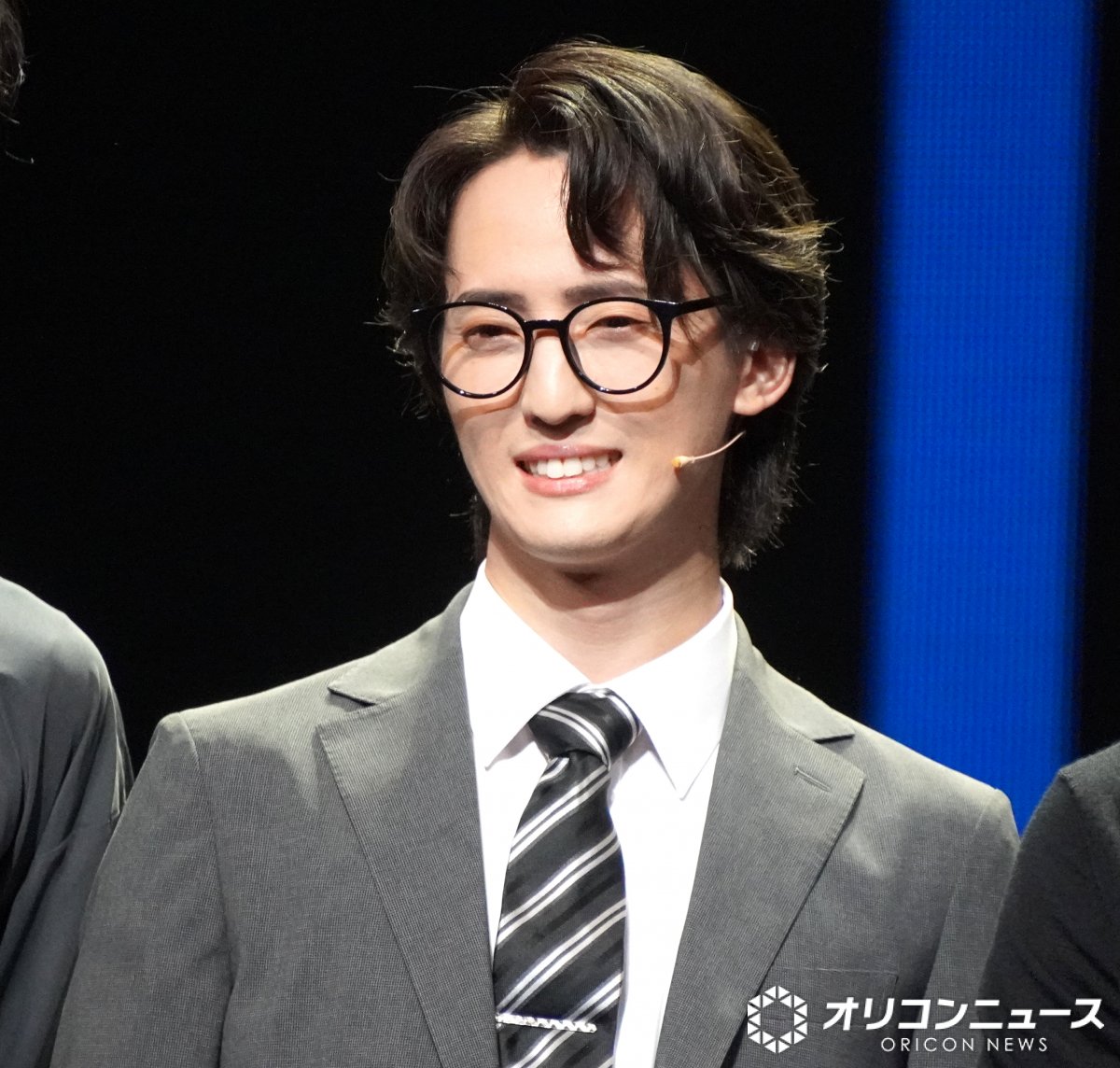oricon's tweet photo. Travis Japan川島如恵留、“TJ”で沸かせる✨️
「とっても（T）上質（J）な時間を」
　
入江甚儀もノリノリに‼️
https://t.co/HDPHo6A3kT

舞台『ノッキンオン・ロックドドア THE STAGE』 https://t.co/7xUX7BYmol