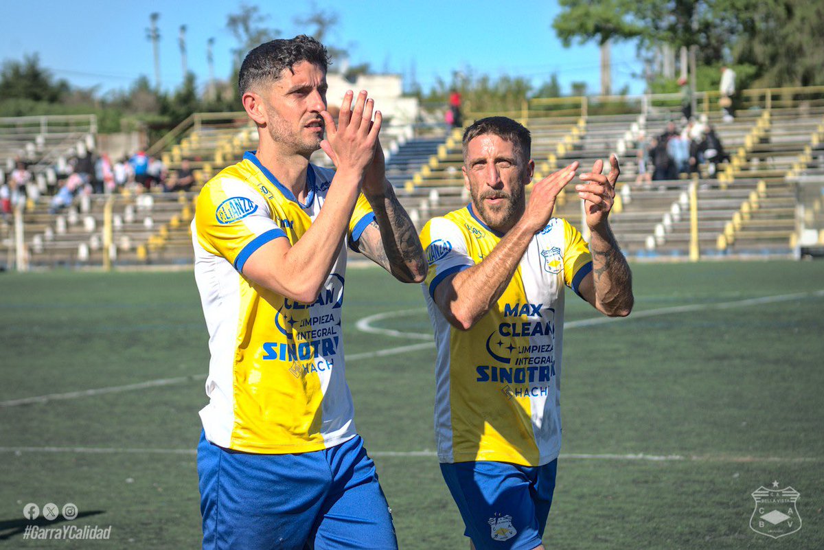 CABellaVista's tweet photo. ☀️ 𝐁𝐮𝐞𝐧𝐚 𝐬𝐞𝐦𝐚𝐧𝐚, 𝐏𝐚𝐩𝐚𝐥𝐞𝐬

Seguimos paso a paso. Próxima parada, miércoles por @CopaAUFUruguay. 

#GarraYCalidad | #SomosBellaVista🟡⚪️ https://t.co/eL0uHm6eud