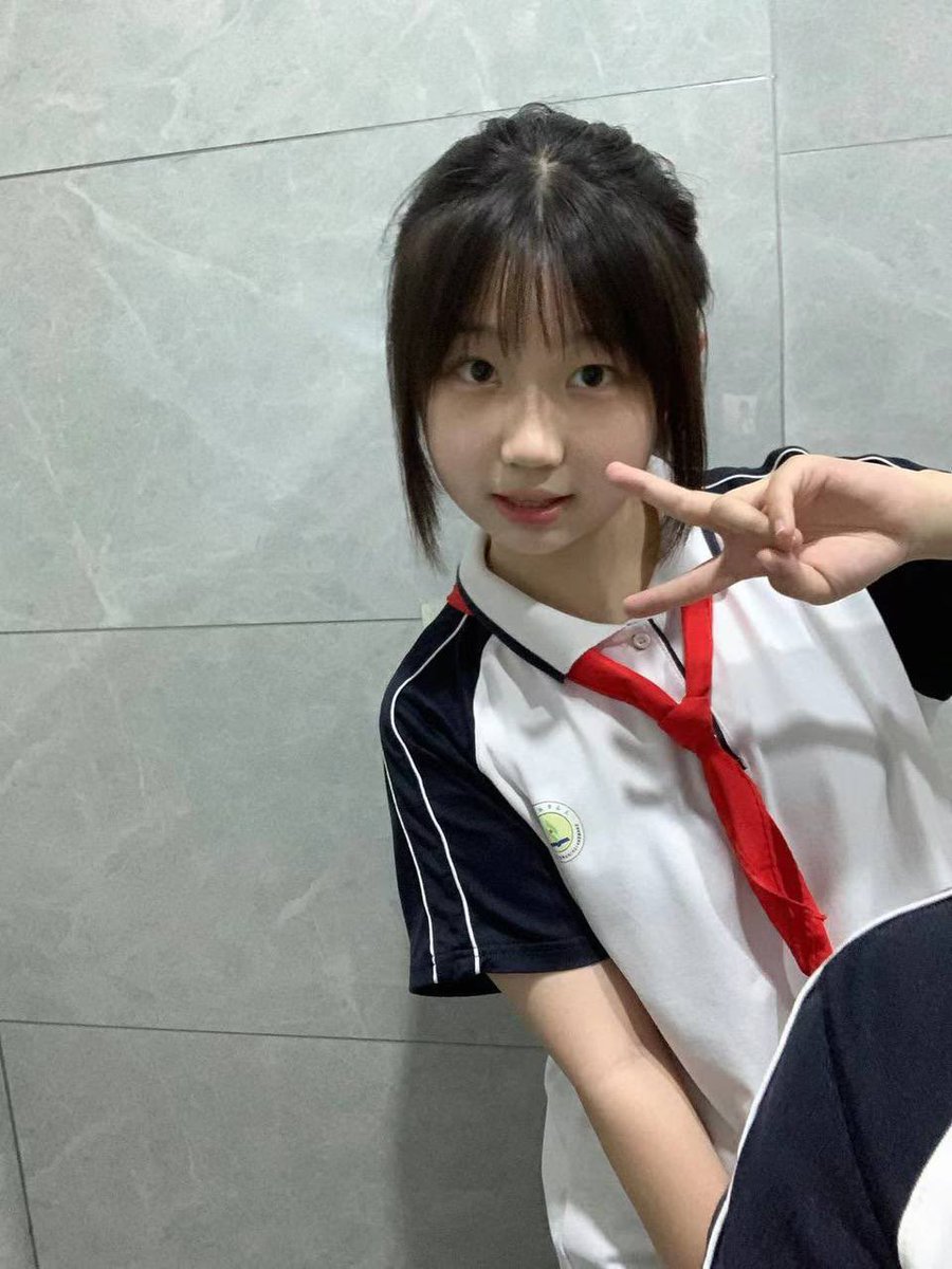 rrrr88618's tweet photo. 高中生…我真的不要 🚪  

真的给b看 不信你试试 我真的是女菩萨 https://t.co/l52yEy7i1D