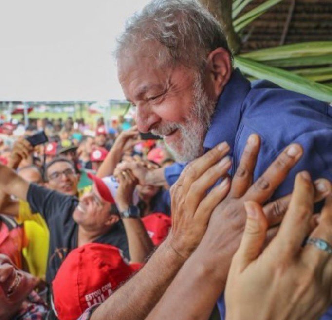 AnittaCrave's tweet photo. Estamos reunindo páginas e comunidades de fãs de todo o Brasil em uma grande mobilização em apoio ao Lula. Já somos +200! Quer participar? 

Responda este tweet e chamaremos por DM com as informações. https://t.co/AhV9wPa94X