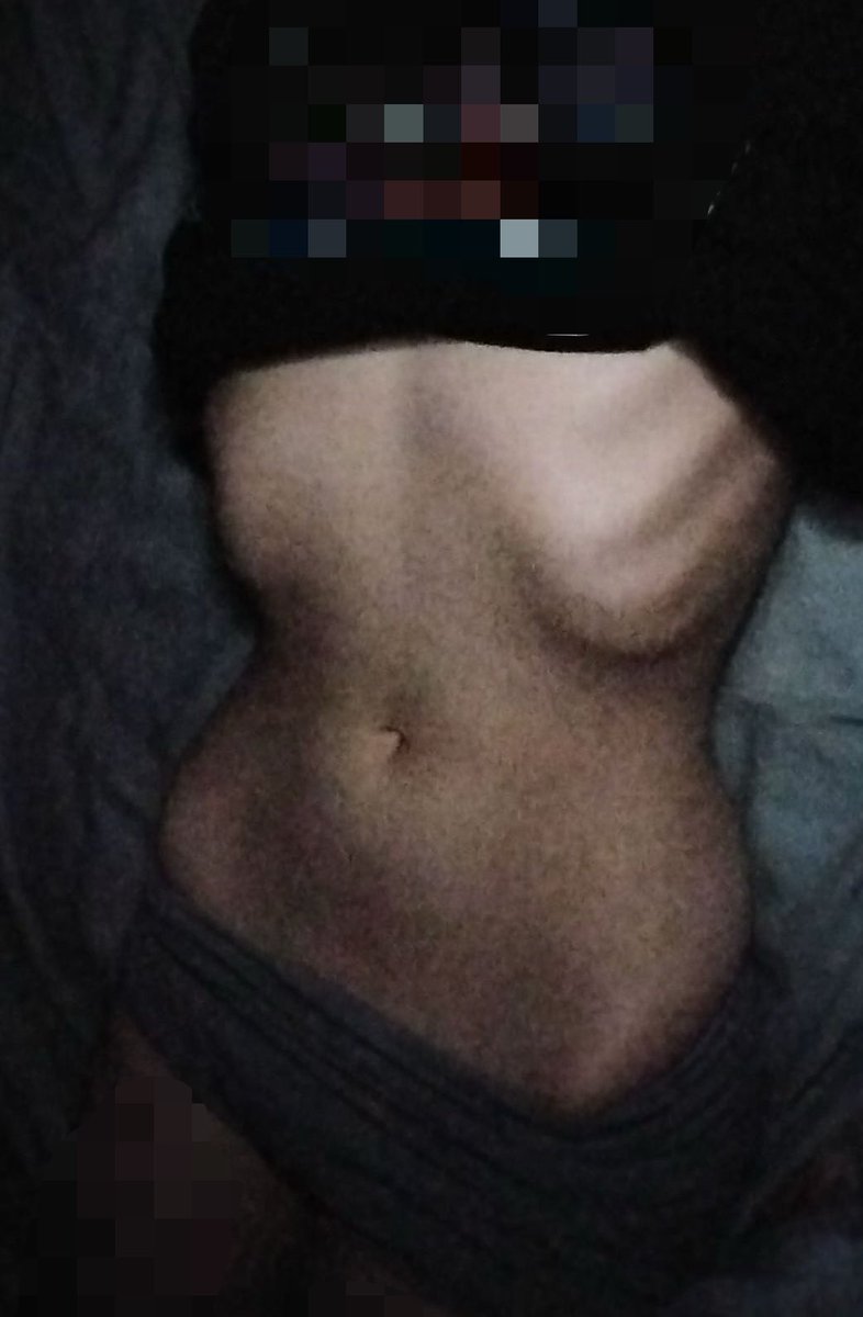 jaimiebones's tweet photo. i hate my bone structure sm im so wide and fat actually kms i NEED to be put down https://t.co/4FIc6Lc9aR