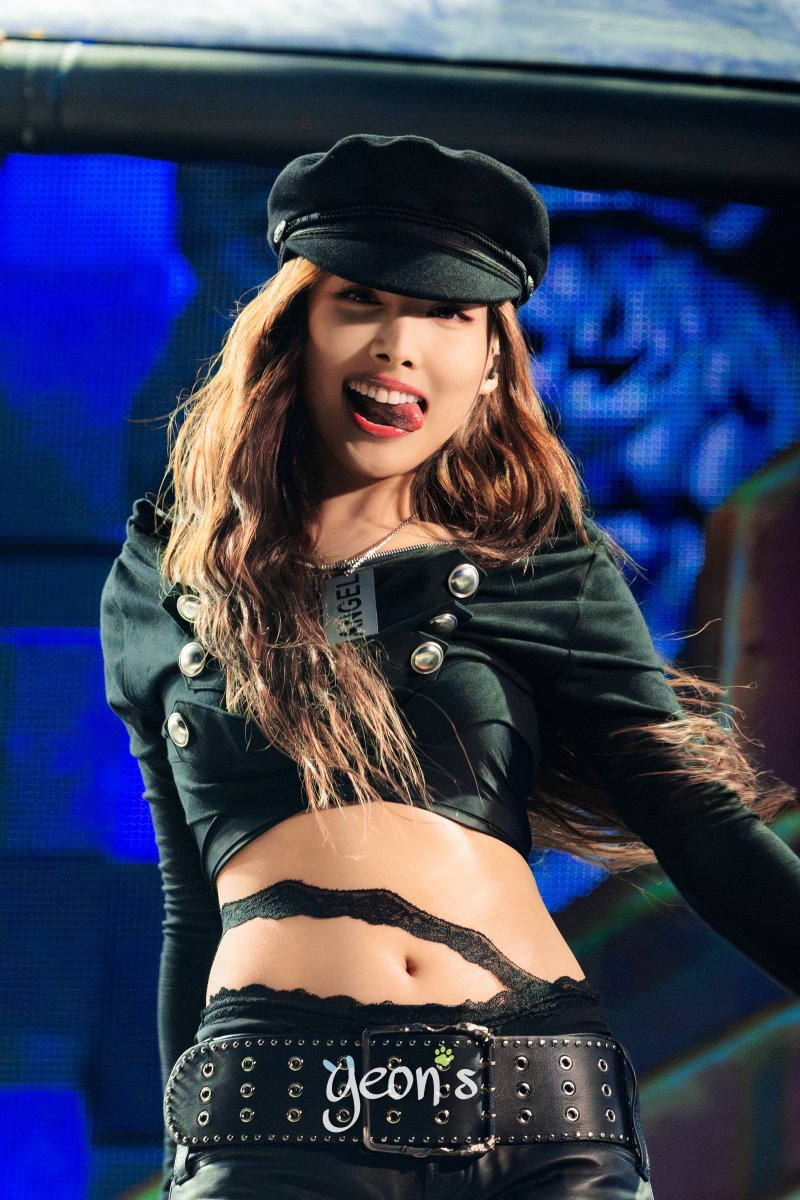 Starknandesuka6's tweet photo. NAration0922
261004 나연 EDC  #NAYEON #TWICE #나연 #ナヨン #EDC https://t.co/OrMC9ufV1r